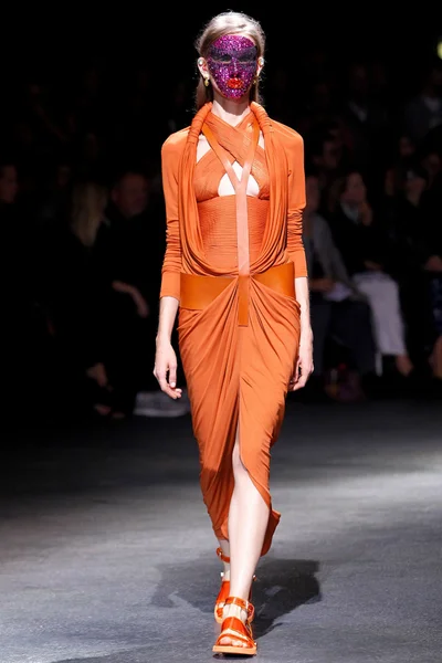 Look 12
